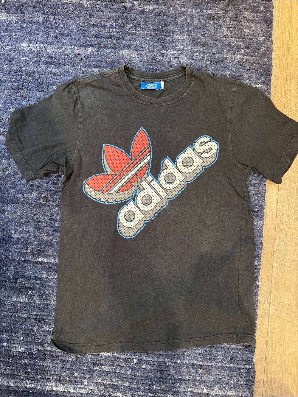 VINTAGE adidas Black Tee with Red Trefoil and White Logo - Men’s Size Medium